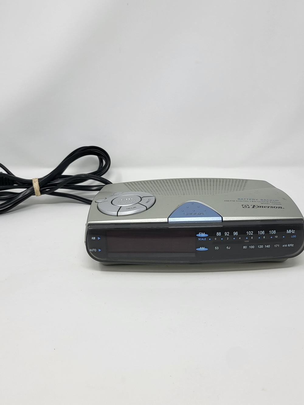 Emerson Silver AM/FM Digital Clock Radio with Tuning Display